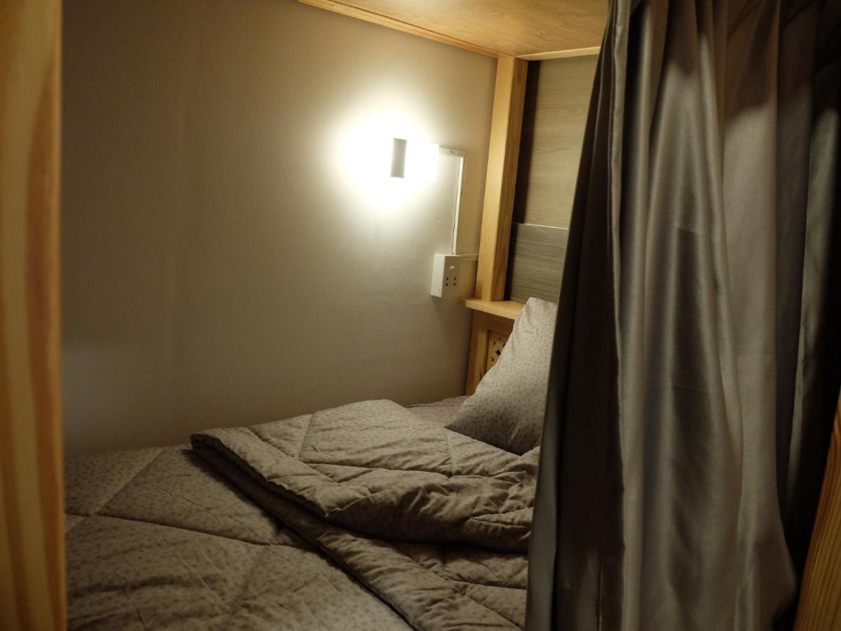 Хостел Half Coffee N Dorm Хошимін Екстер'єр фото