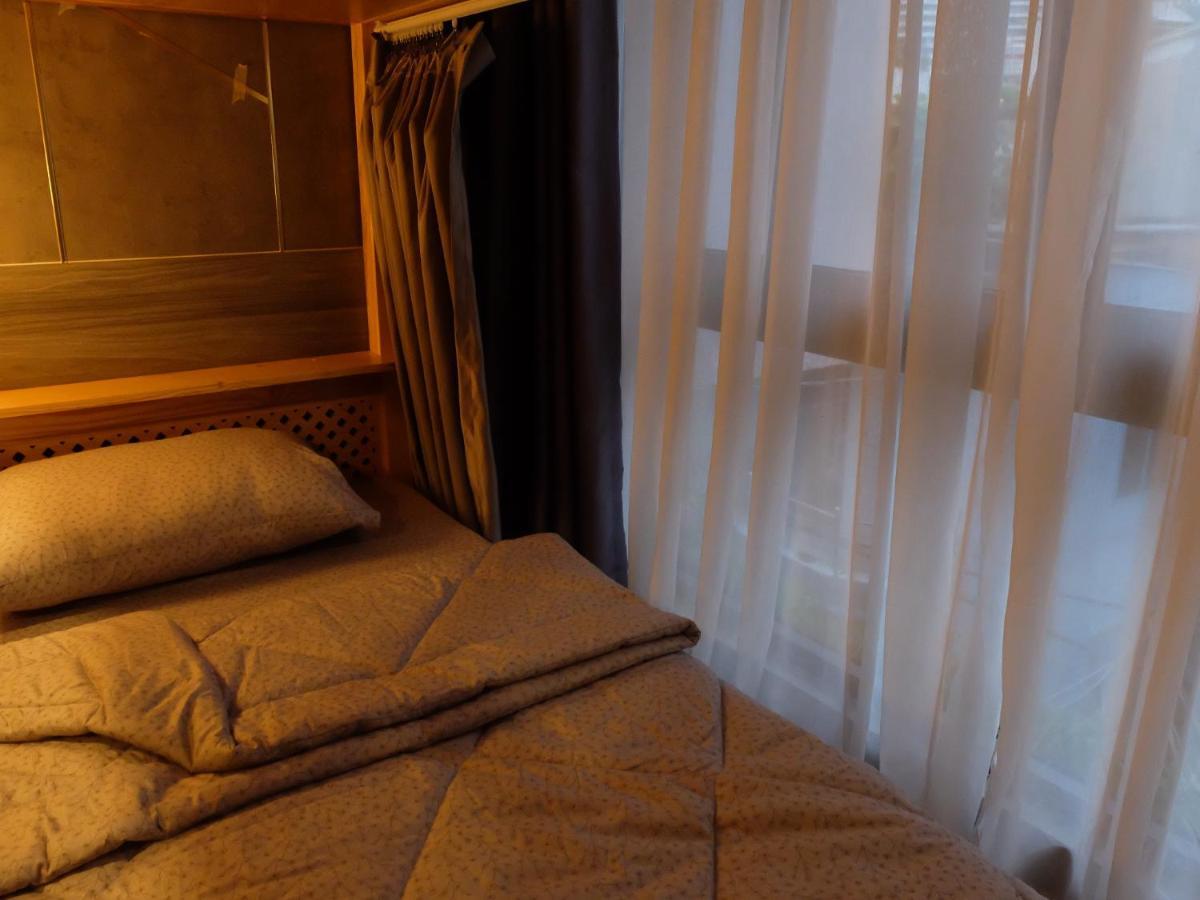 Хостел Half Coffee N Dorm Хошимін Екстер'єр фото